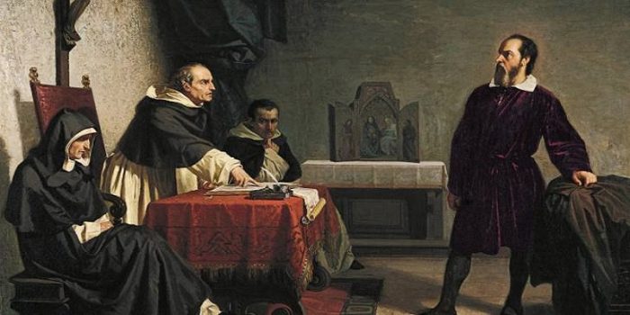 “جاليليو جاليلي” حاكمته الكنيسة بتهمة الكفر عام 1632 وبرأته بعد 3 قرون